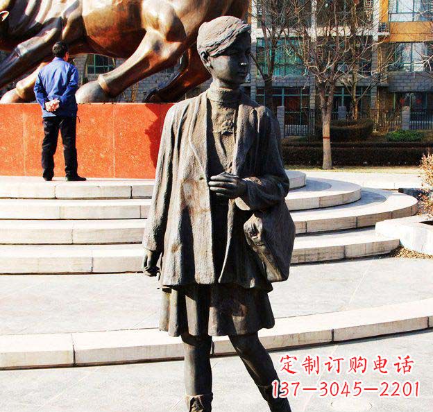 宁德真实可爱的女孩铜雕塑