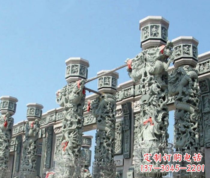 宁德青石龙柱雕塑,装点热闹的广场景观