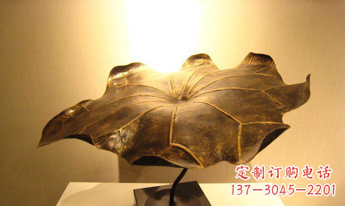宁德深受人们喜爱的铜雕荷叶雕塑,由贵金属精铸…