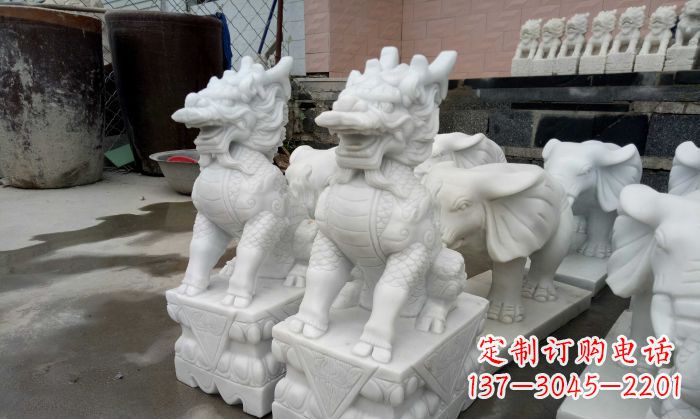 宁德汉白玉麒麟雕塑:门口镇宅石雕之美