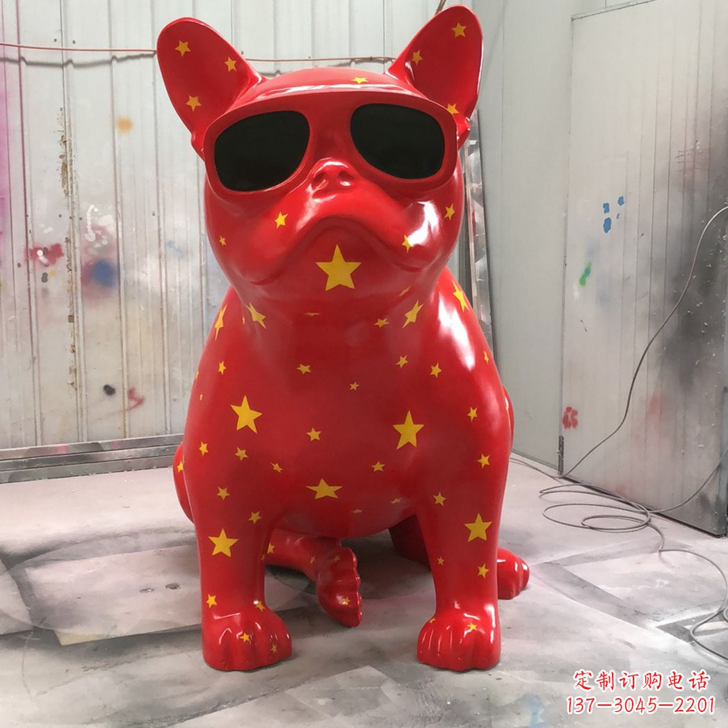 宁德红色眼镜狗公仔玻璃钢生肖动物美陈摆件
