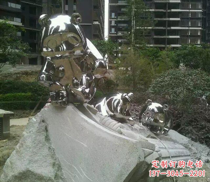宁德家喻户晓的可爱熊猫雕塑