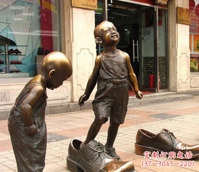 宁德街边穿大鞋的小孩铜雕