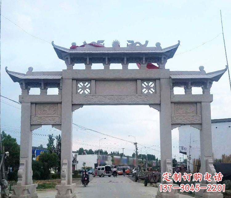 宁德街边三门牌坊石雕