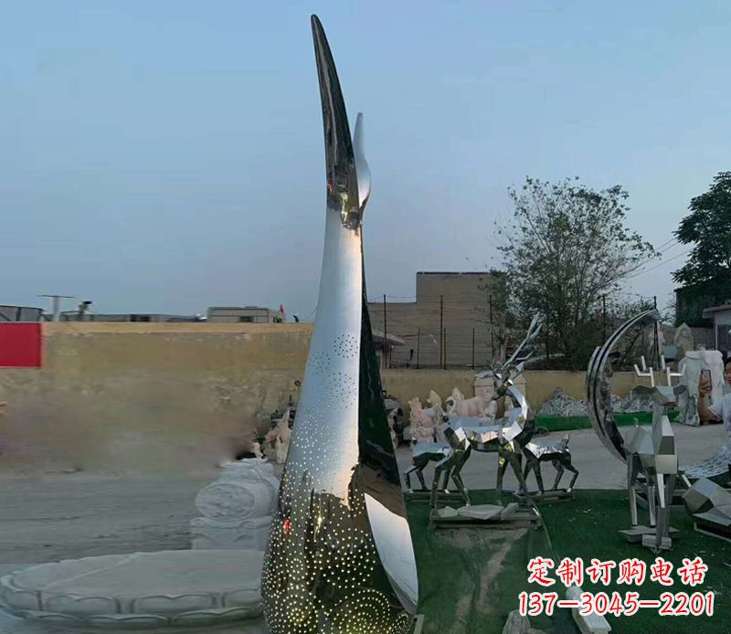 宁德高雅优雅,中领雕塑定制不锈钢抽象天鹅雕塑