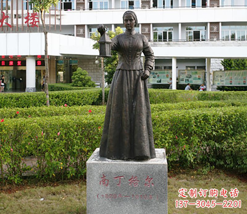 宁德静谧中的南丁格尔铜雕