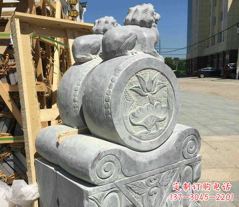 宁德中领雕塑：仿古石门墩石雕艺术品