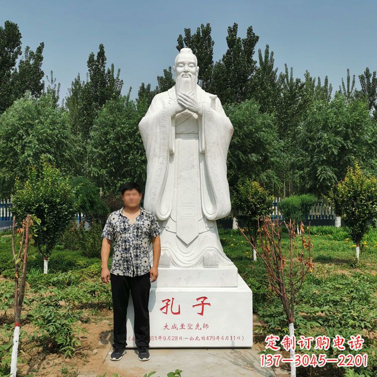 宁德寺庙孔子雕像