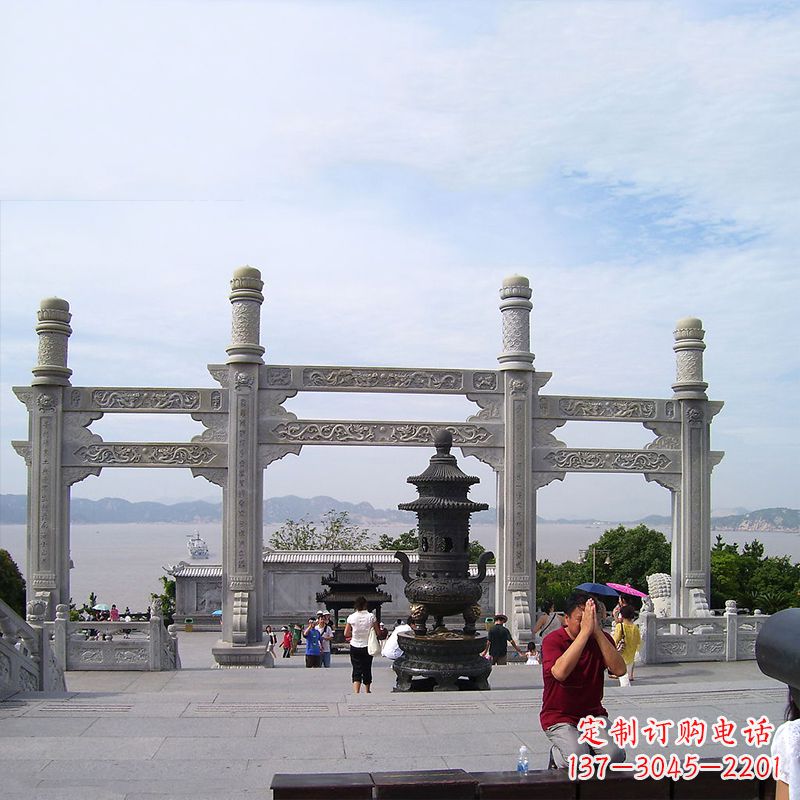 宁德寺院冲天式石雕牌坊