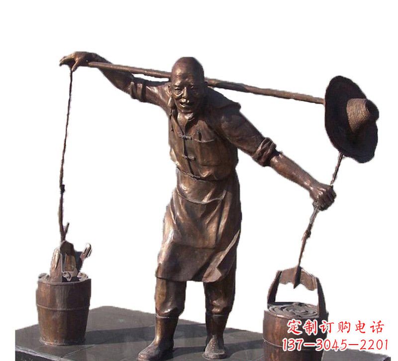 宁德挑扁担的老人铜雕