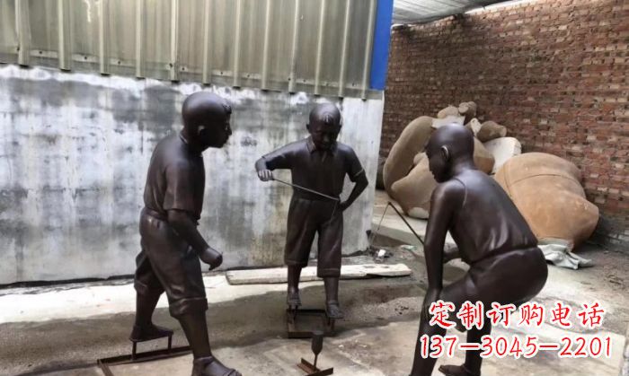 宁德玩陀螺人物铜雕 (2)