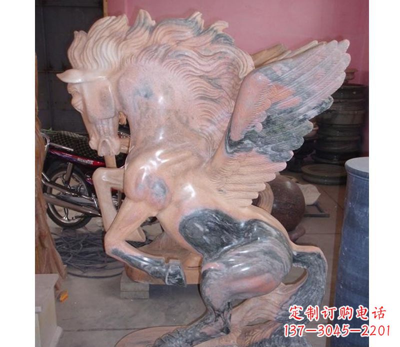 宁德晚霞红奔马石雕