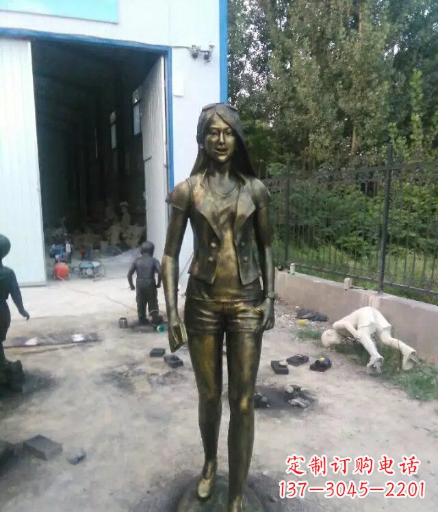 宁德现代美女广场人物铜雕