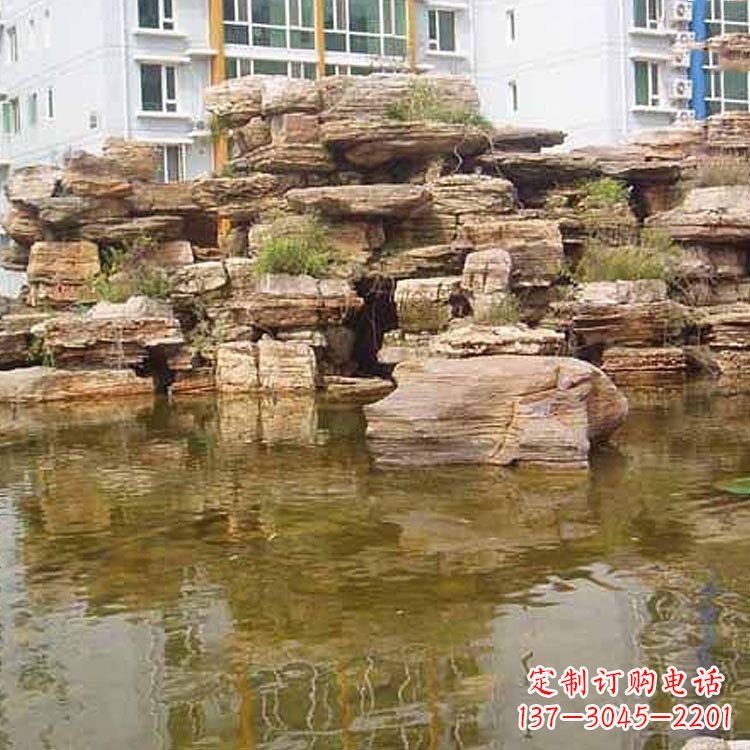 宁德小区庭院假山鱼池
