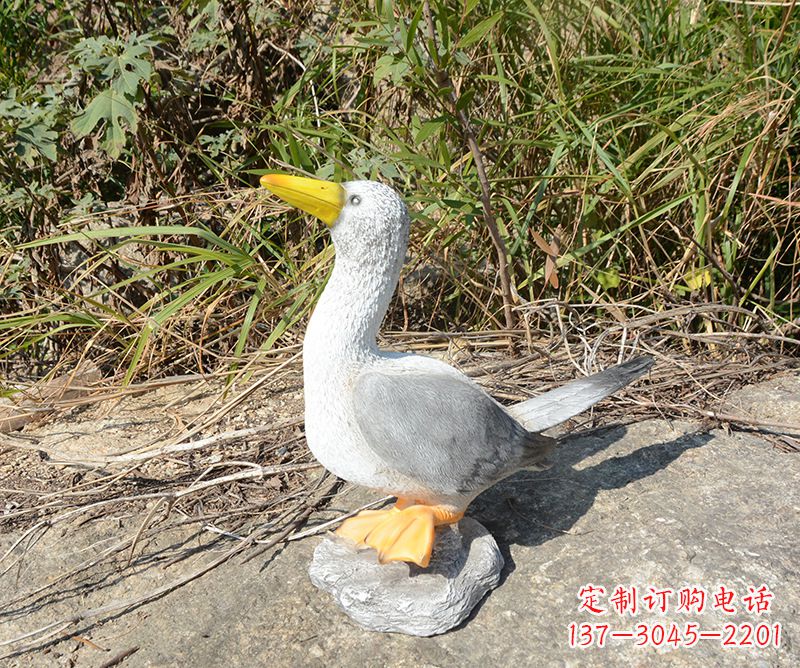 宁德学校雕塑和平鸽
