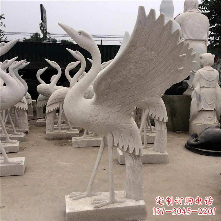 宁德展翅欲飞的仙鹤石雕