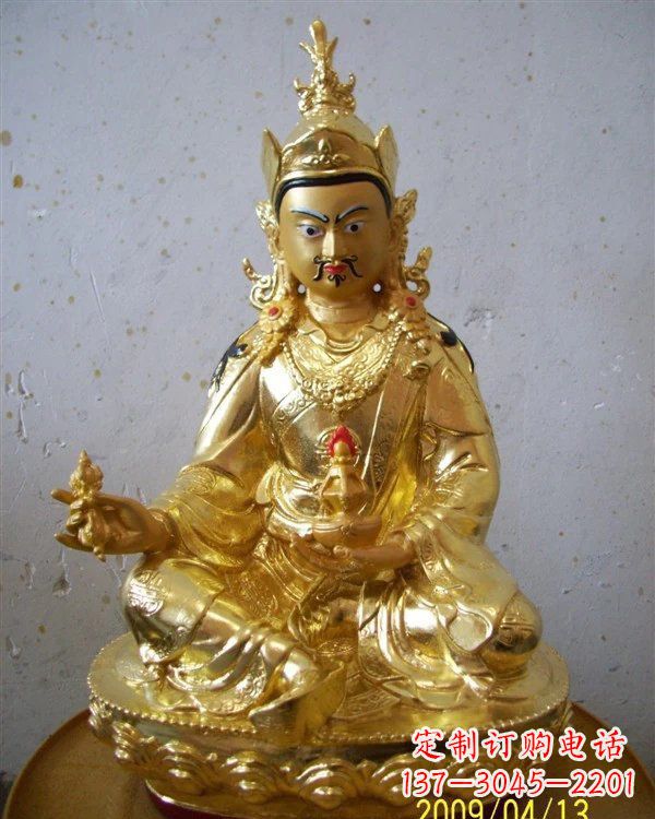 宁德铸铜贴金藏佛莲花生大士雕塑