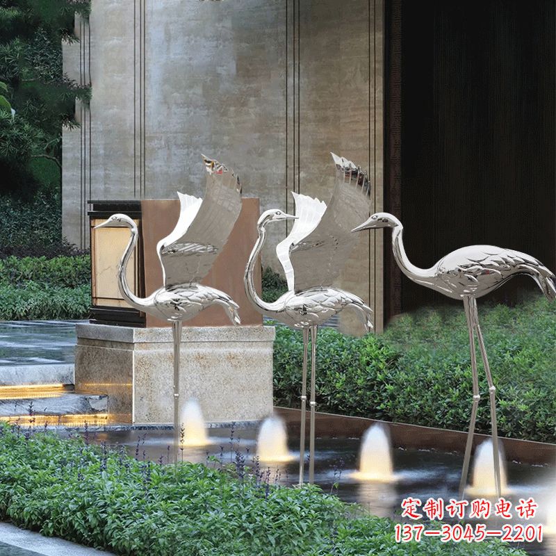 宁德鹤雕塑-公园不锈钢镜面喷泉中的鹤雕塑